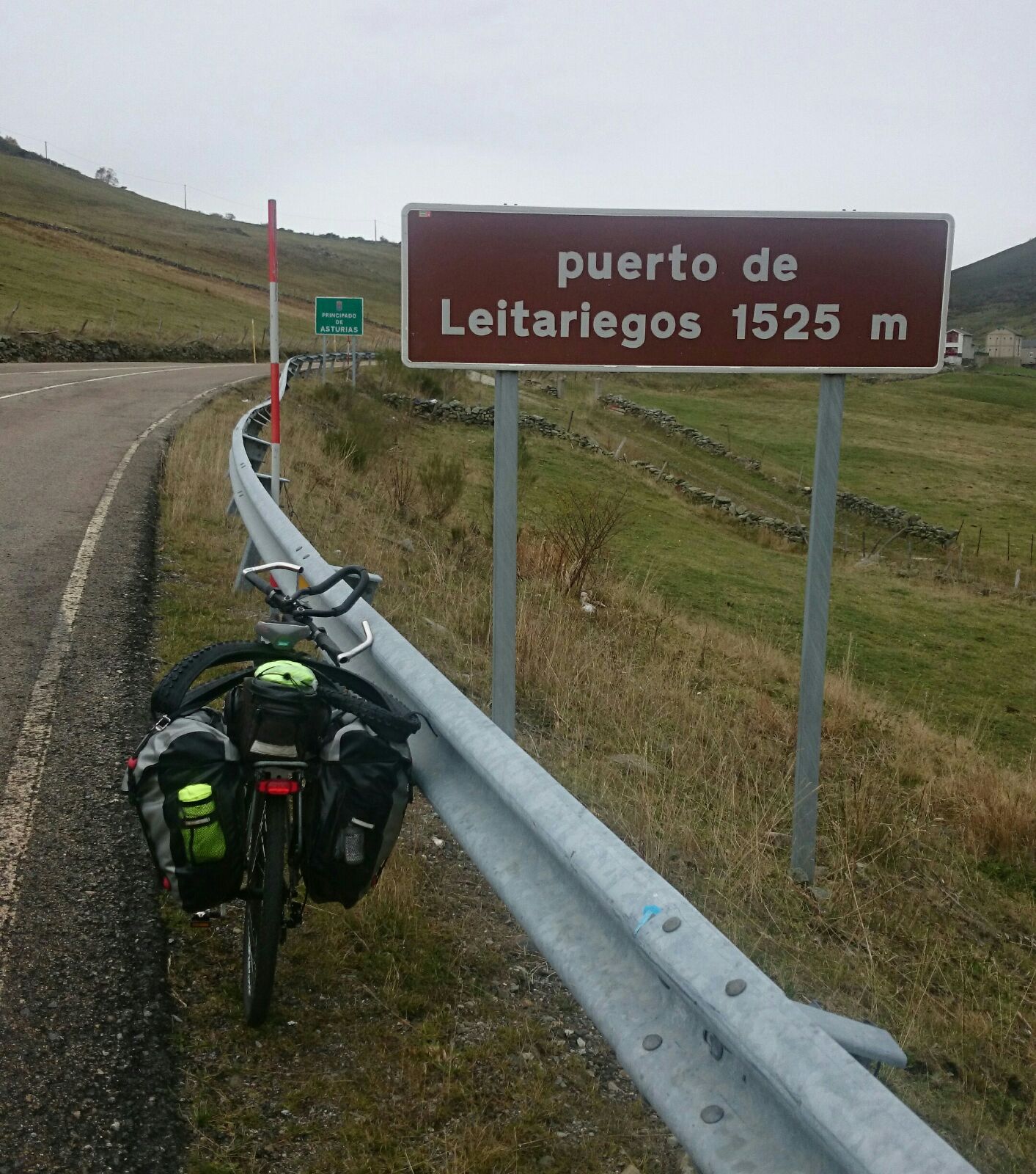 Desde aqui bajada a Leitarriegos por Asturias IMPRESIONANTE